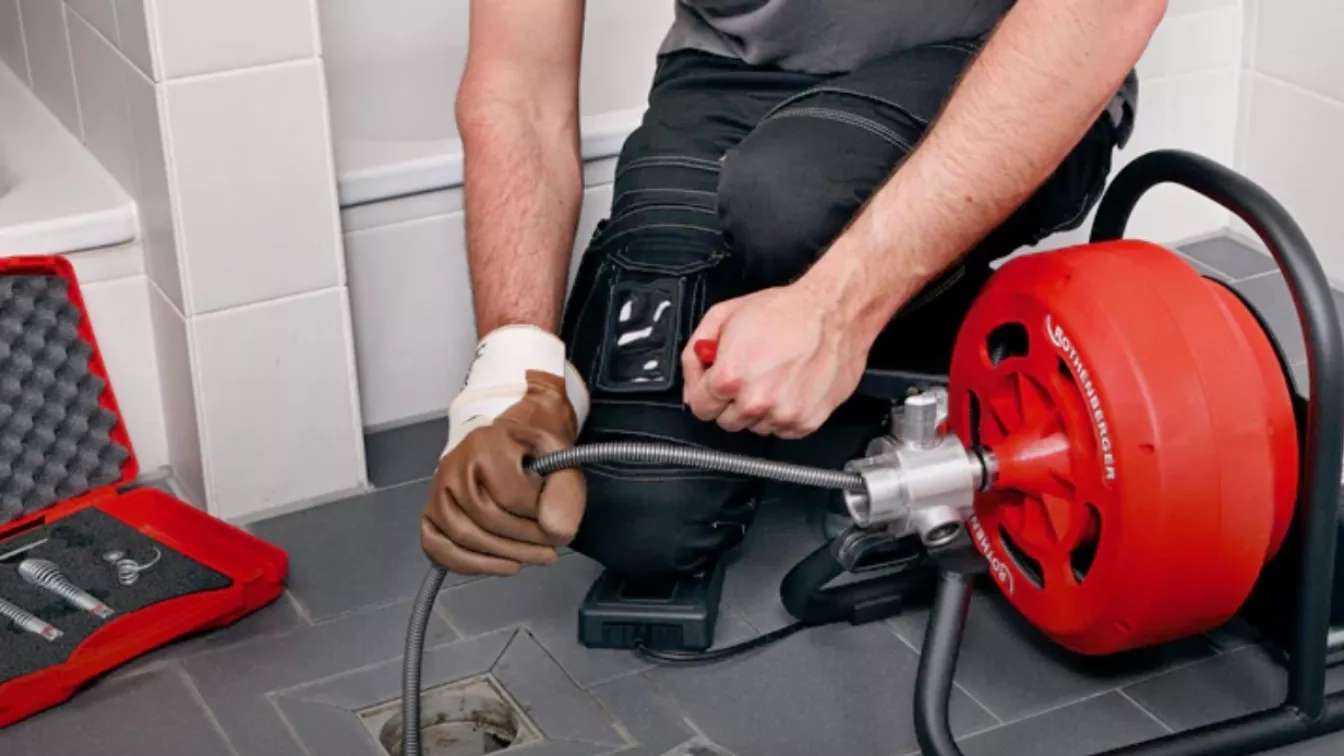 لوله بازکنی و تخلیه چاه اکبری