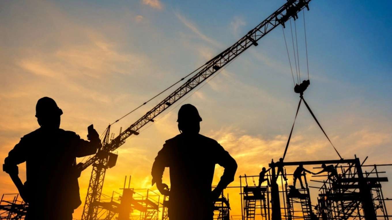 تاورکرین و آسانسور کارگاهی