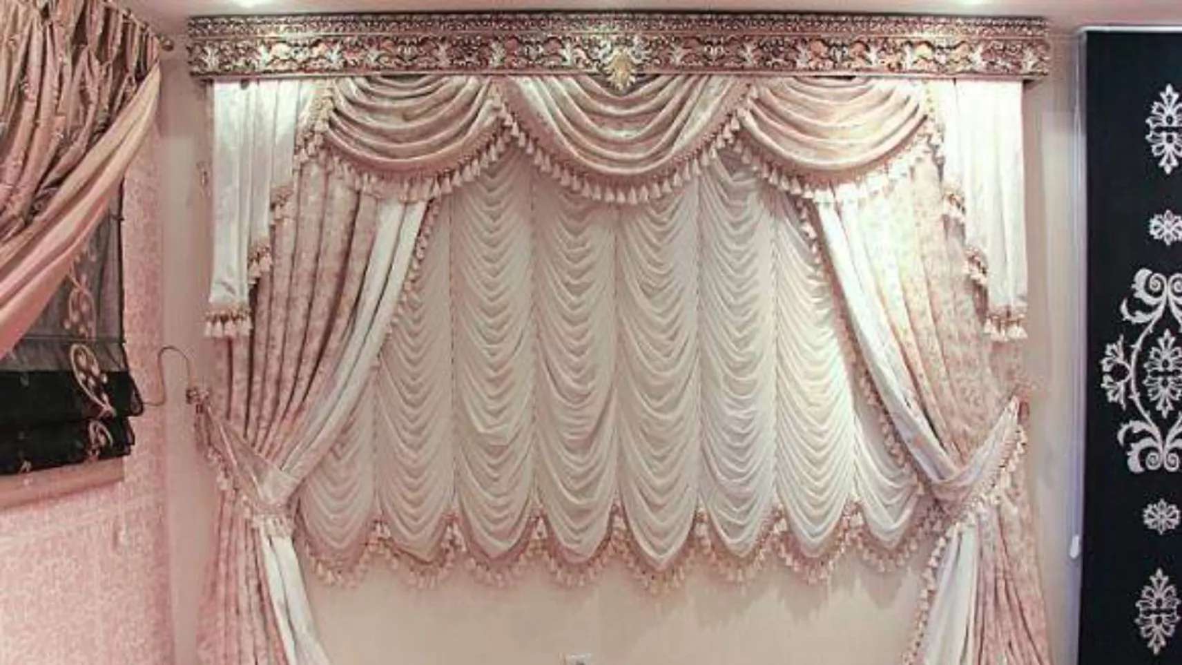 پرده سرای حمید