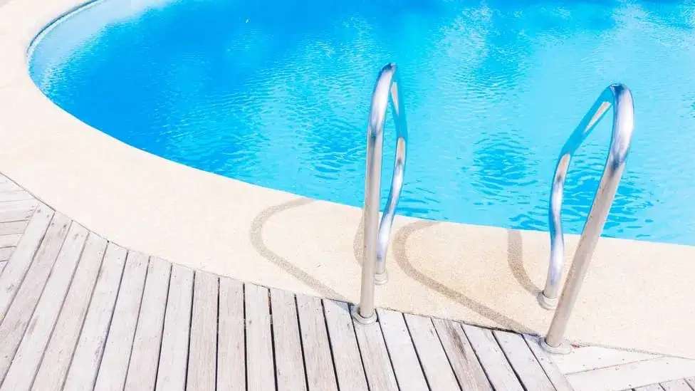 ساخت استخر و جکوزی آقای استخر