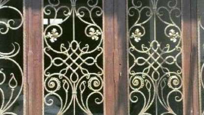 حفاظ و راه پله و نرده فرفورژه