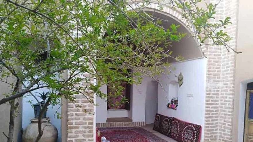 اقامتگاه بومگردی آصف