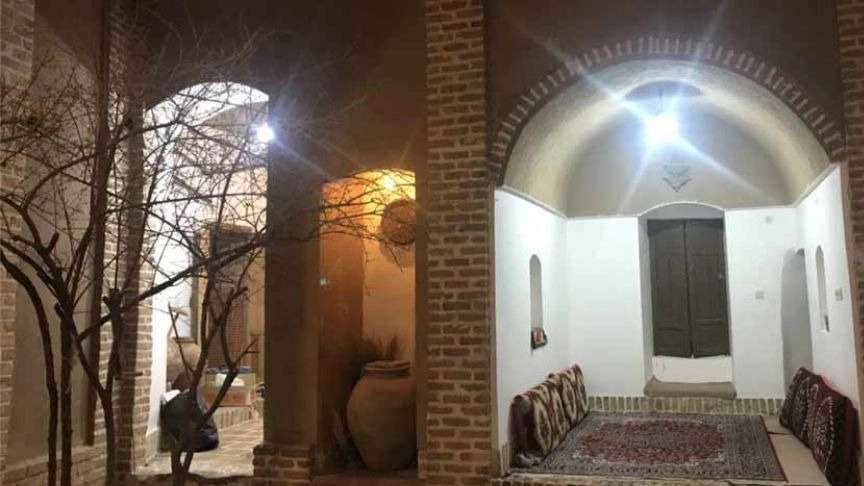 اقامتگاه بومگردی آصف