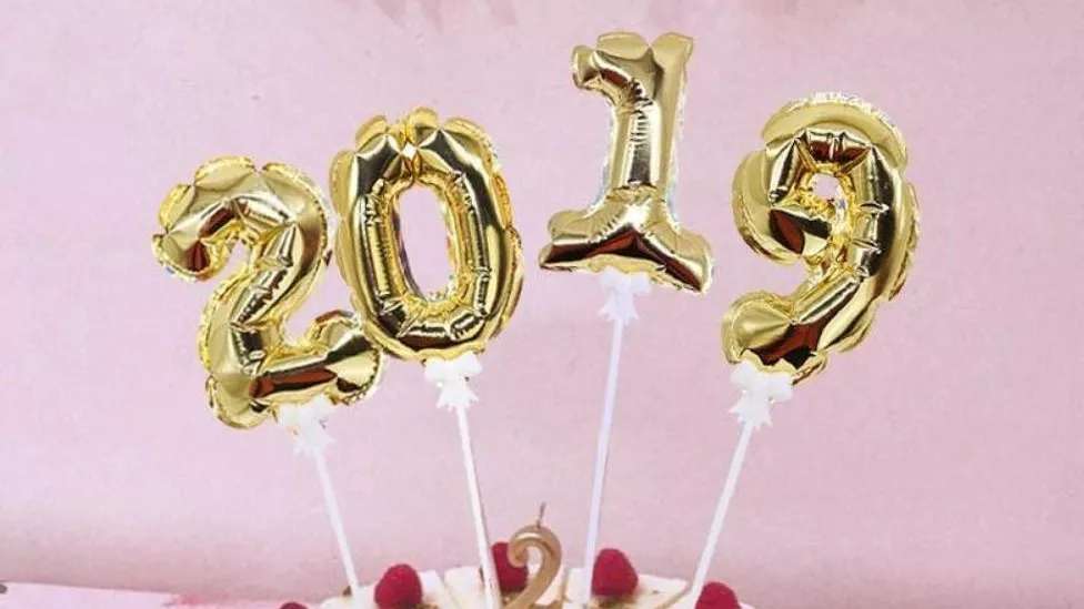 شموع وأغطية عيد ميلاد