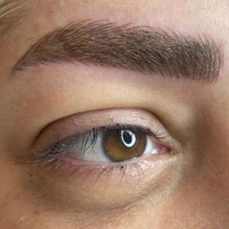 مدل ابرو میکروبلیدینگ سالن زیبایی مه سیما