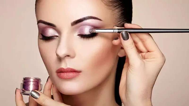 آموزشگاه و آرایشگاه تاج