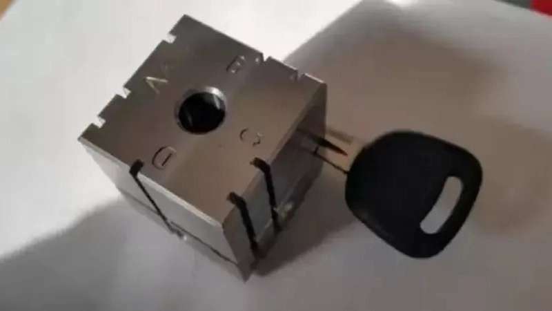 دستگاه کلید زنی تهرانی