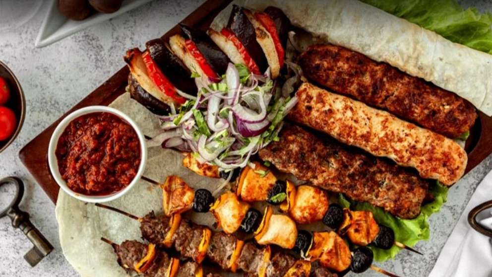 رستوران بیرون بر نایب