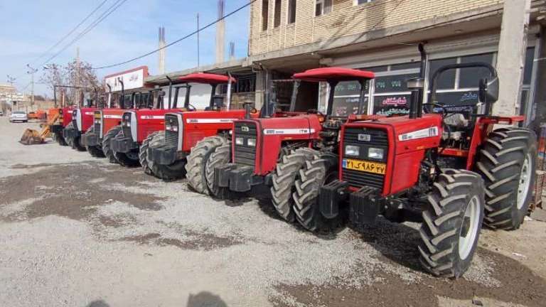 تراکتور و ادوات کشاورزی جوان