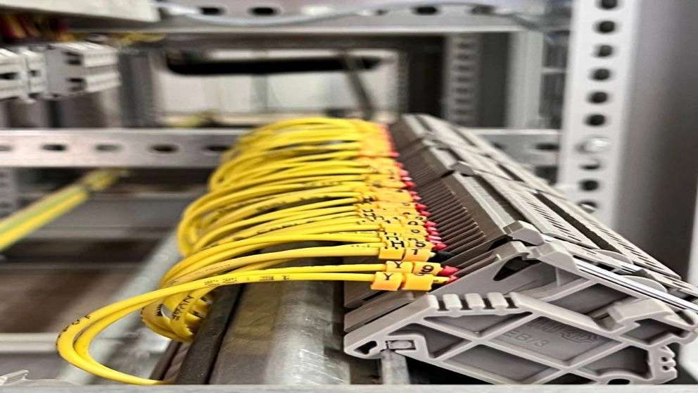 تولید تابلو برق صنعتی مشهد