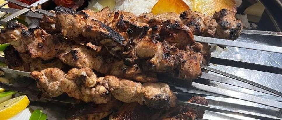 سرای سنتی حصارگل یخ09120903128