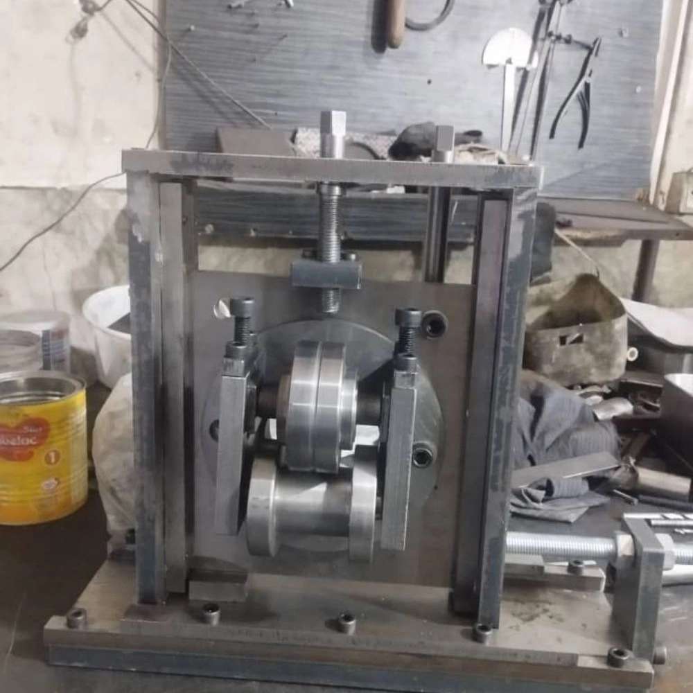 ساخت دستگاه و قالب به سفارش مشتری