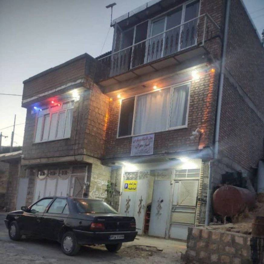 اقامتگاه بومگردی ایزدی