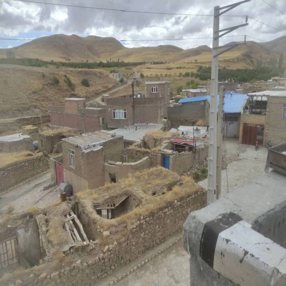 اقامتگاه بومگردی ایزدی