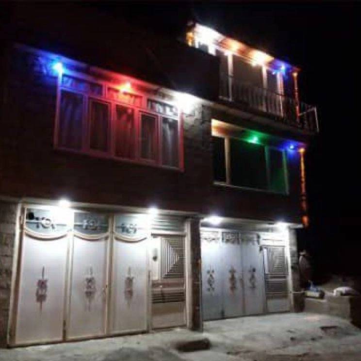 اقامتگاه بومگردی ایزدی