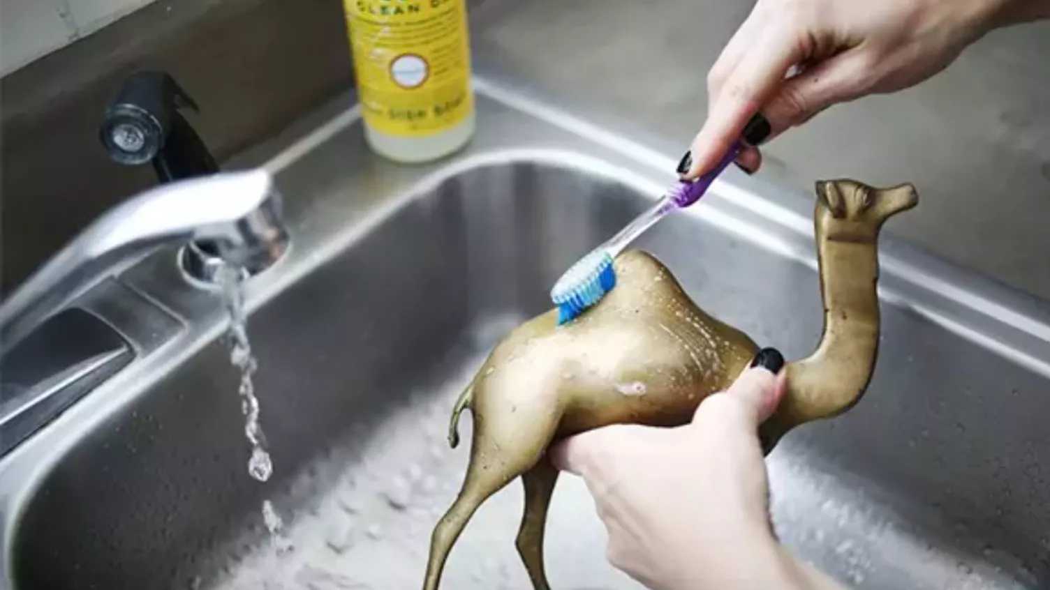 روشهای خانگی تمیز کردن وسایل برنزی و نگهداری از آنها