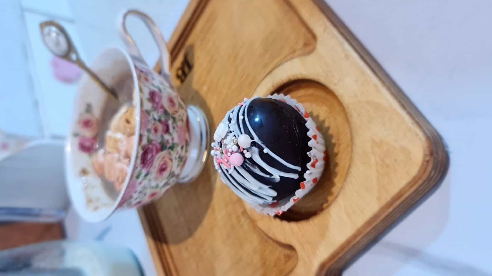 بمب شکلاتی بمب شکلاتی
