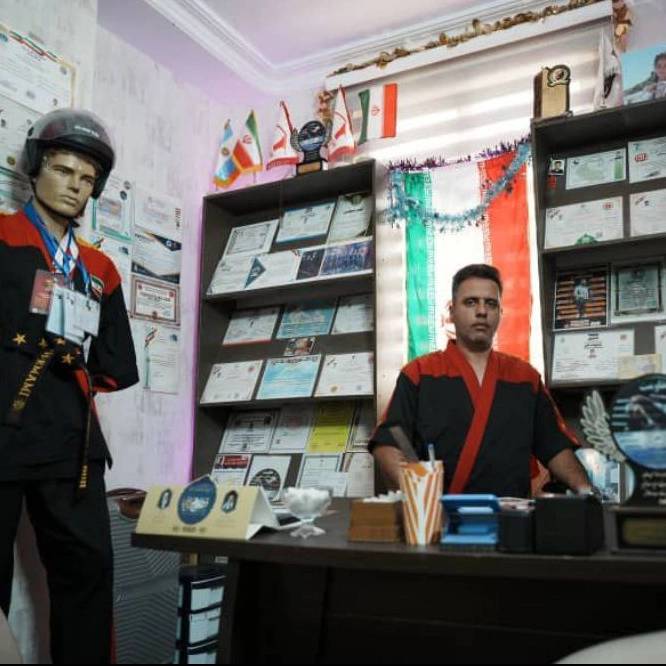 دفاع شخصی با استاد حسن امامی دفاع شخصی با استاد حسن امامی
