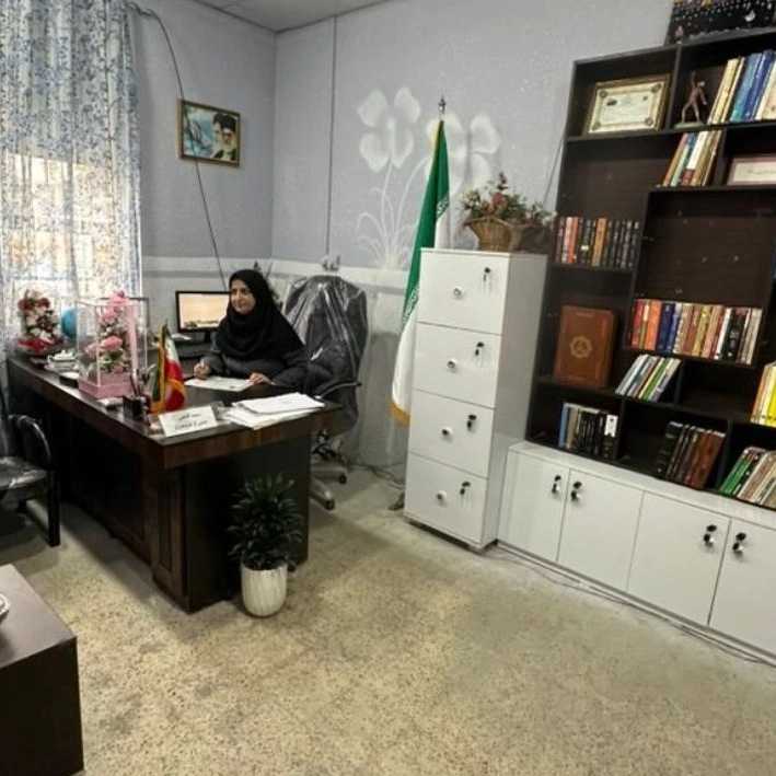 دبیرستان غیردولتی دخترانه
