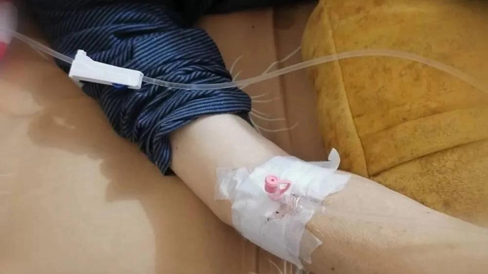 وصل سرم و تزریقات در منزل در تهران با مستر تزریق