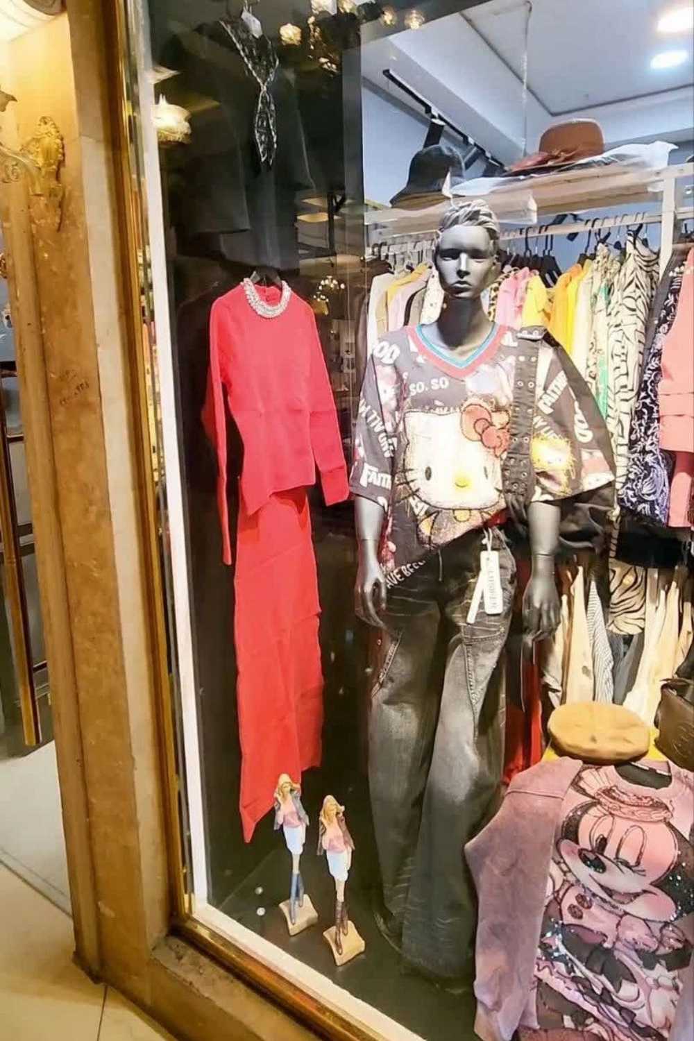 پوشاک زنانه برند نیشابور