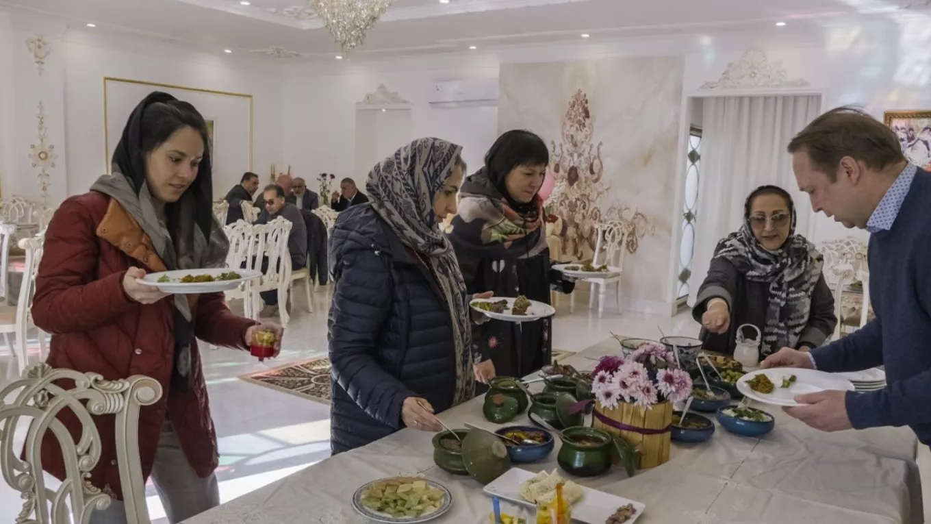 رستوران و کافه عمارت حاجیه بنی در فومن