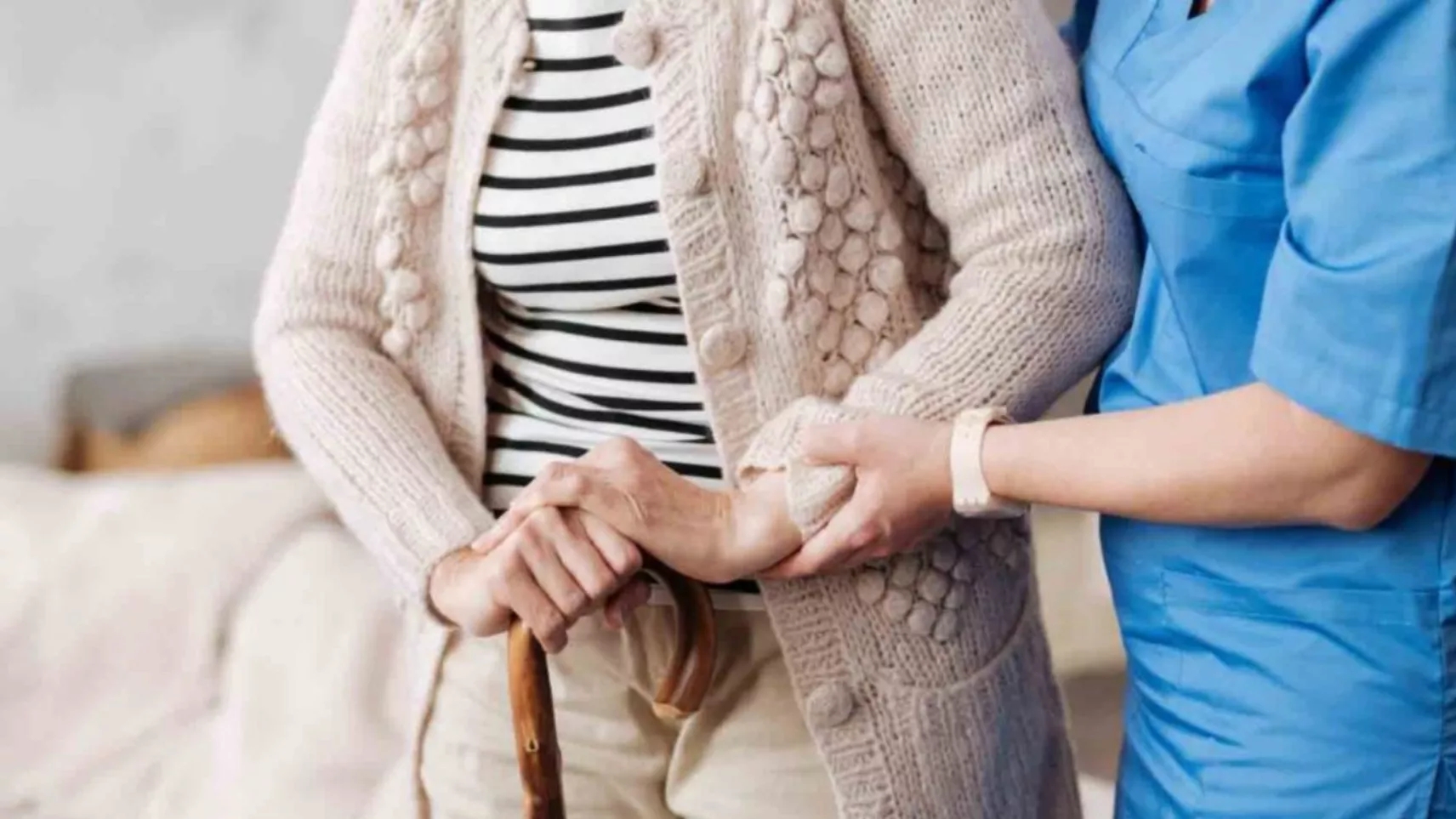۷ ویژگی پرستار مناسب سالمند