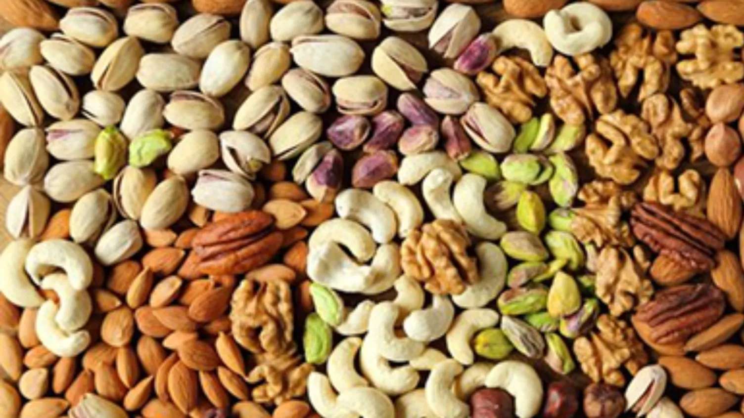 تخمه شورکن و آجیل تات تاک
