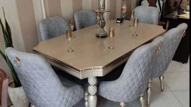 نحوه ست کردن مبلمان راحتی چوبی با دکوراسیون منزل