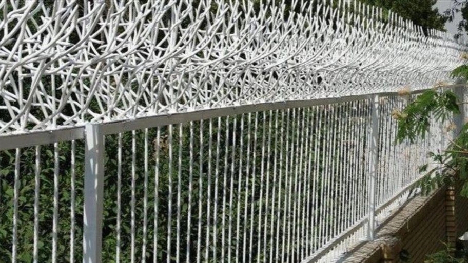 حفاظ شاخ گوزنی و درب آکاردئونی پاسارگاد در صباشهر تهران