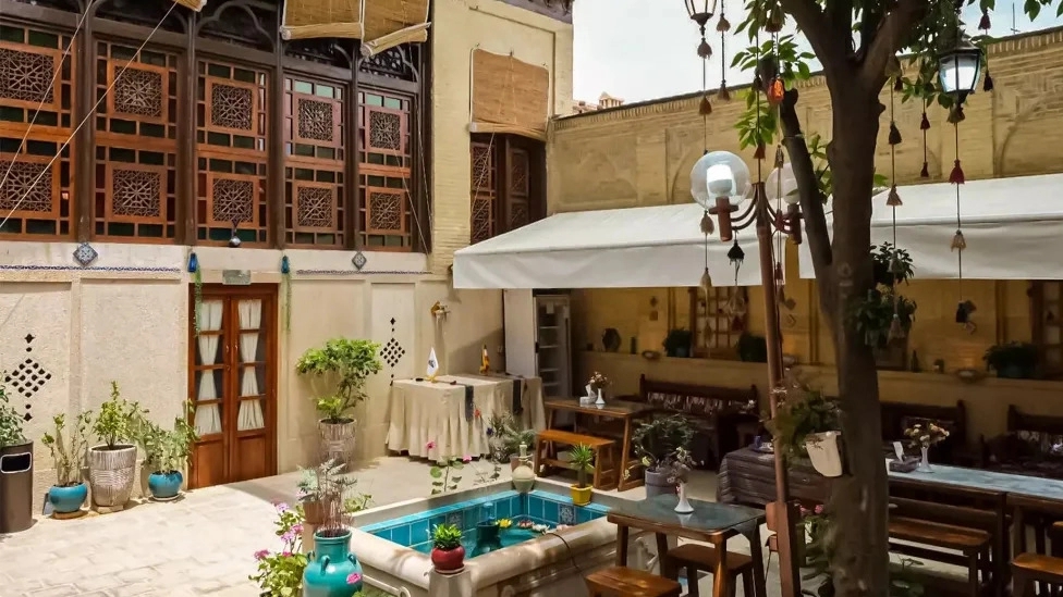 بررسی مزیت اقامتگاههای سنتی