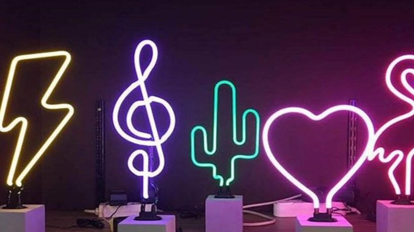 مزایای تابلو نئون فلکسی