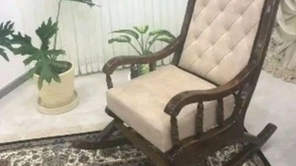 انواع صندلی چوبی در صنایع چوبی گل چوب