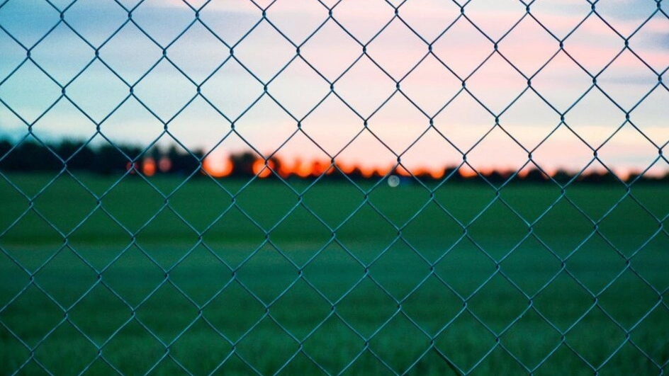 نکاتی مهم برای خرید توری حصاری و اجرای فنس باغی