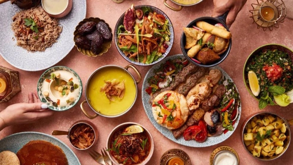 رستوران بهشت، ارائه انواع غذاهای ایرانی، در قاین