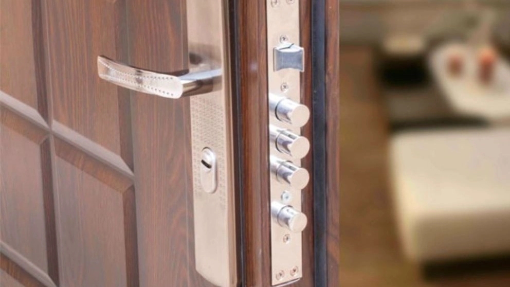 امیران دکور، طراحی و اجرای درب ضد سرقت و کابینت در میانه آذربایجان شرقی