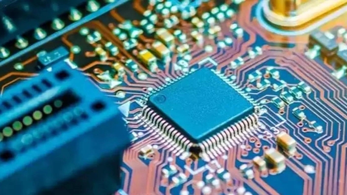 طراحی برد الکترونیکی پورپاشا ، تولید برد الکترونیکی صنعتی خودرویی در تبریز