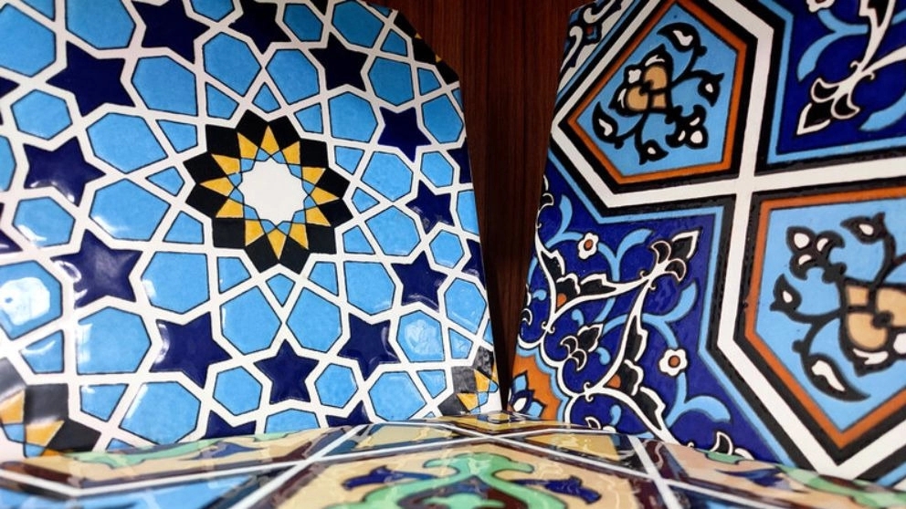 طرح خام کاشی هفت رنگ