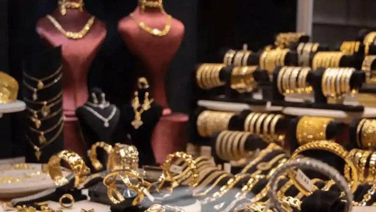 گالری طلای عقیق، فروش طلا و جواهر سرویس عروس بدون اجرت در یزد