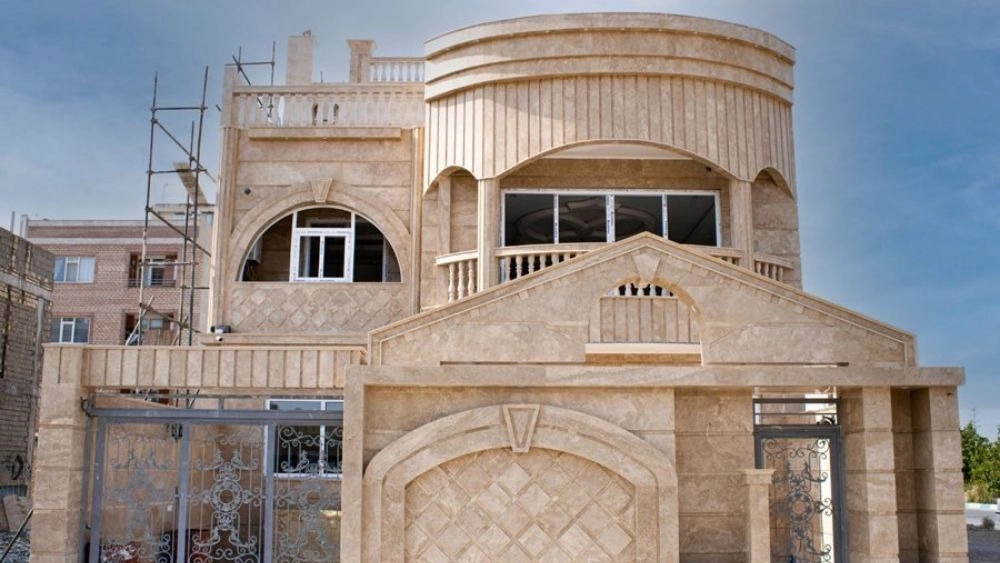 سنگتراشان کردستان، طراحی و اجرای نمای ساختمان در رودبار جنوب کرمان