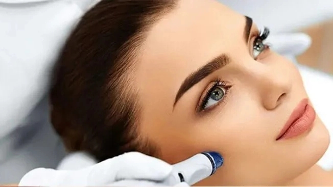 مطب زیبایی دکتر اردلان رضایی، لیزر موهای زائد و تزریق ژل و بوتاکس در رشت