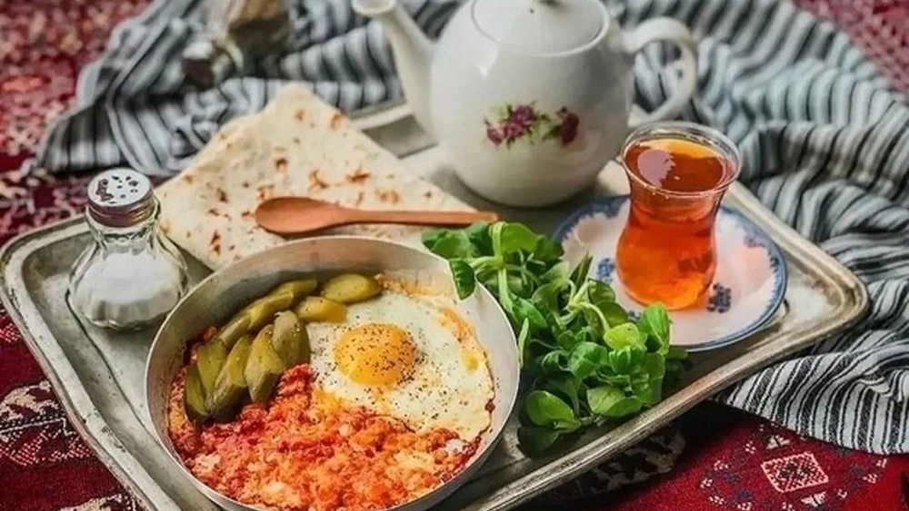 محیط و امکانات کافه نارنج باغ؛ مناسب دورهمی و قرارهای دوستانه