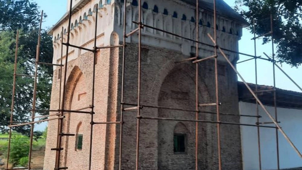 مرمت آثار سنگی و آجری مازندران