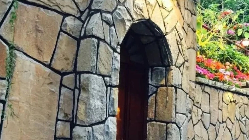 خرید سنگ لاشه و سنگ مالون ورقهای کوهی در تهران سنگ لاشه دماوند گلستانی