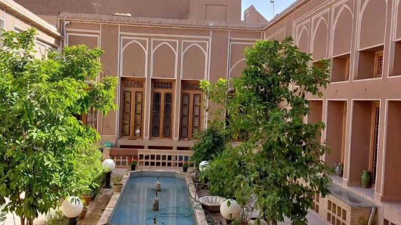 اقامتگاه بومگردی عمو حسن، اجاره و رزرو خانه سنتی در خور و بیابانک اصفهان
