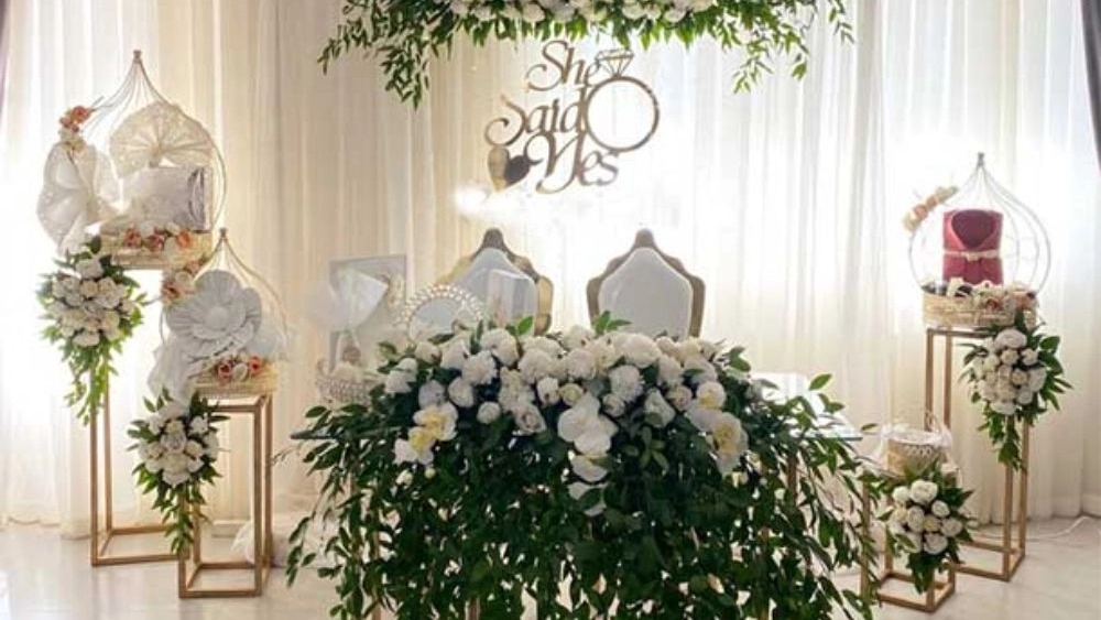گل آرایی فضای سبز و ویلا با ترکیب رنگهای طبیعی