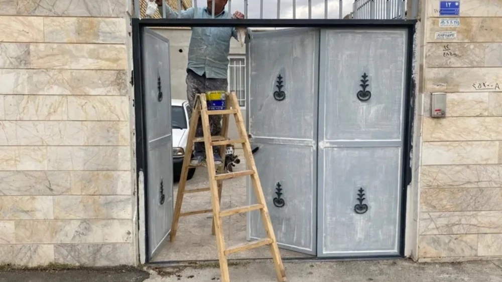 کارگاه صنعتی آلوئی، ساخت درب پنجره آهنی و سوله سازی سبک در اصفهان