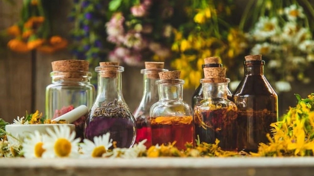 خرید دمنوش های گیاهی و عرقیات ارگانیک در رشت