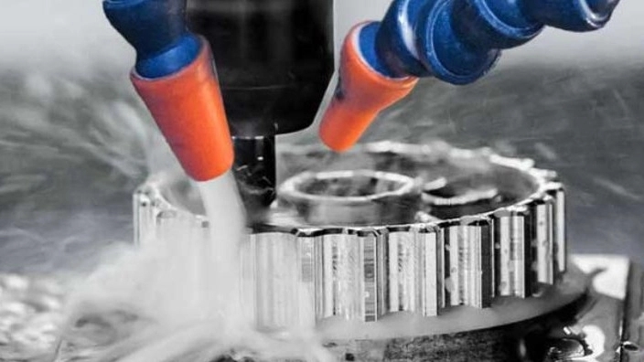 خدمات حرفه ای فرز و تراش قطعات صنعتی توسط ماشین کاران
