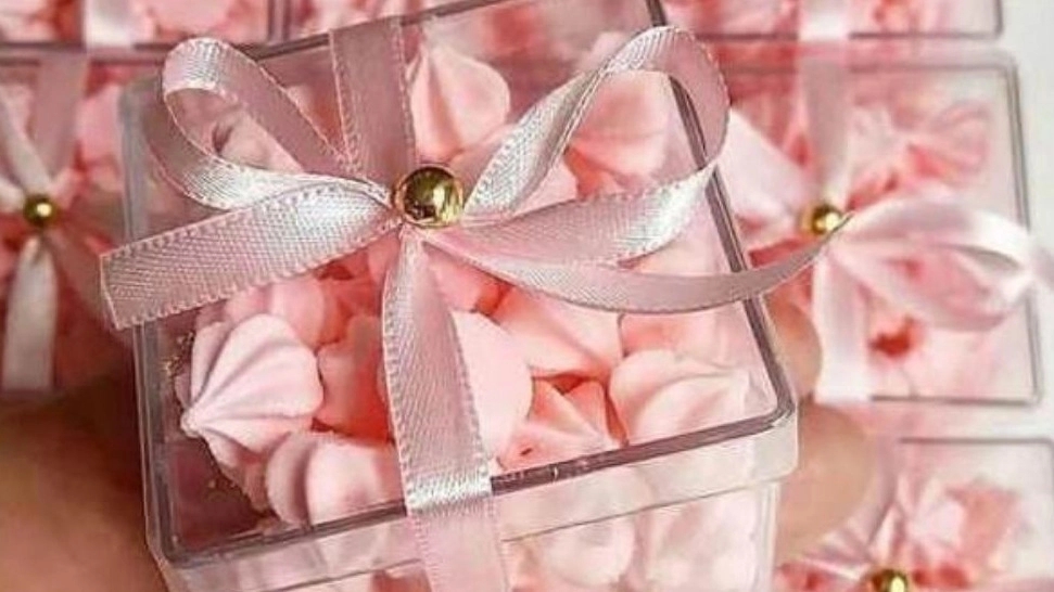 خرید گیفت تولد شیک و ارزان در فولادشهر